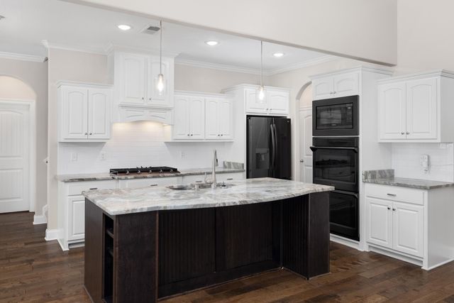 10 EUREKA TRL, Atoka, TN 38004