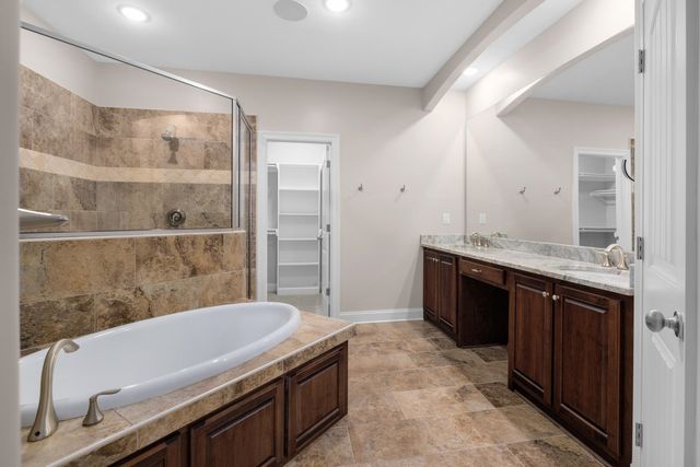 10 EUREKA TRL, Atoka, TN 38004