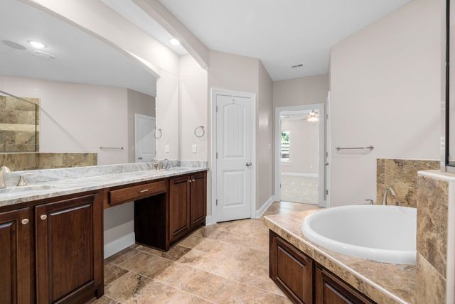 10 EUREKA TRL, Atoka, TN 38004