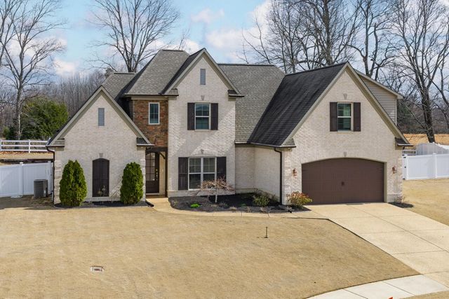 10 EUREKA TRL, Atoka, TN 38004