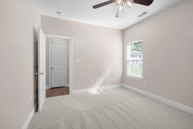 10 EUREKA TRL, Atoka, TN 38004