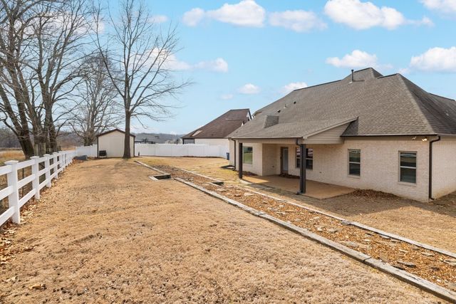 10 EUREKA TRL, Atoka, TN 38004