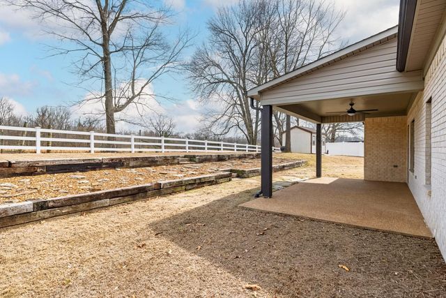 10 EUREKA TRL, Atoka, TN 38004