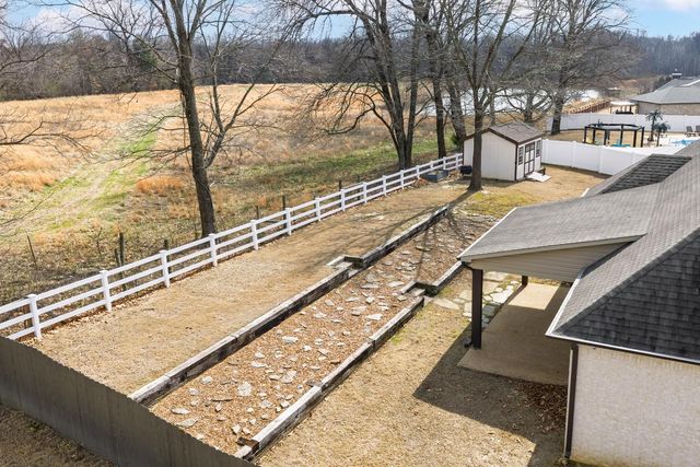 10 EUREKA TRL, Atoka, TN 38004