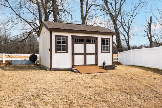 10 EUREKA TRL, Atoka, TN 38004