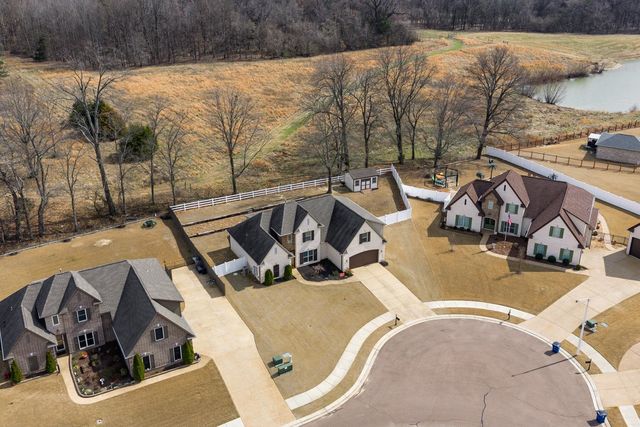 10 EUREKA TRL, Atoka, TN 38004