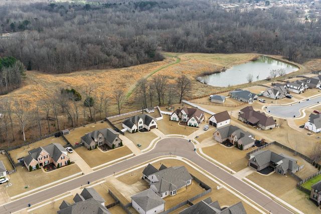 10 EUREKA TRL, Atoka, TN 38004