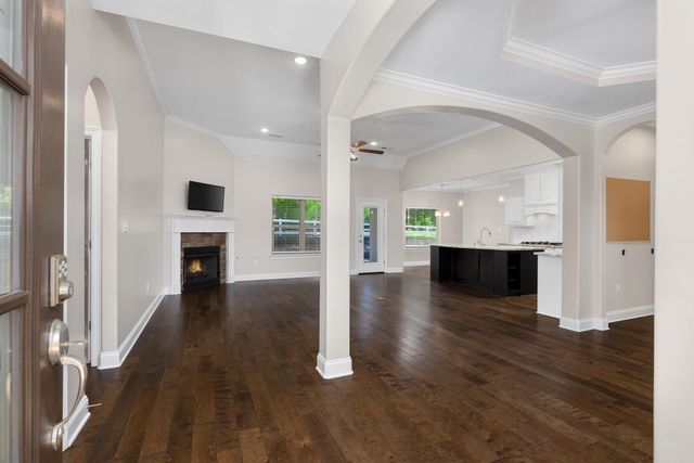 10 EUREKA TRL, Atoka, TN 38004