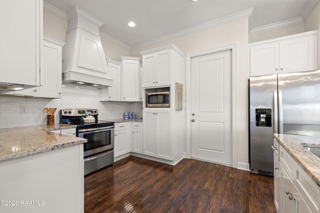 408 Wetgrass Drive, Lafayette, LA 70508