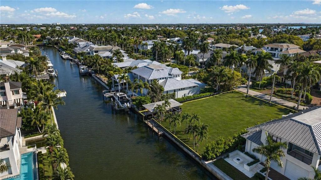 601 17TH AVE S, NAPLES, FL 34102 — exterior