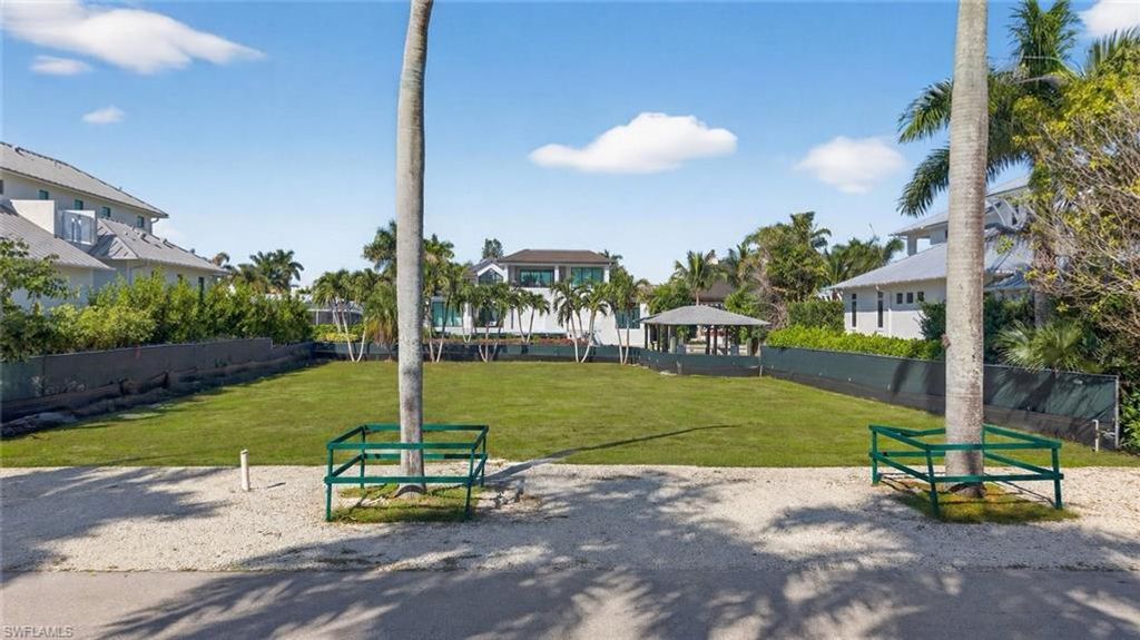 601 17TH AVE S, NAPLES, FL 34102 — photo 3