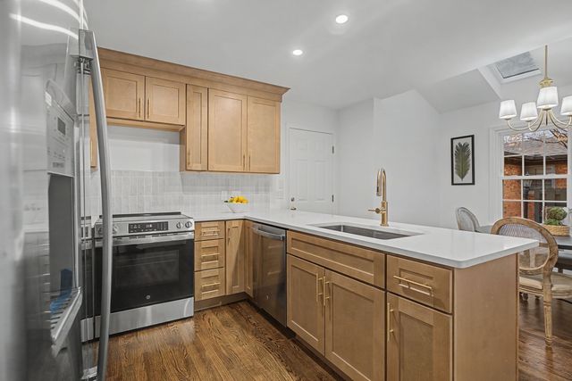 142 Hearthstone Manor Cir, Brentwood, TN 37027