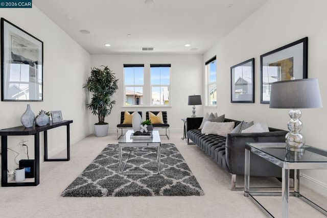 4252 Oak Knoll Dr, Dublin, CA 94568
