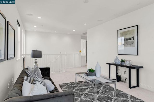 4252 Oak Knoll Dr, Dublin, CA 94568