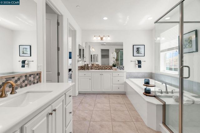 4252 Oak Knoll Dr, Dublin, CA 94568