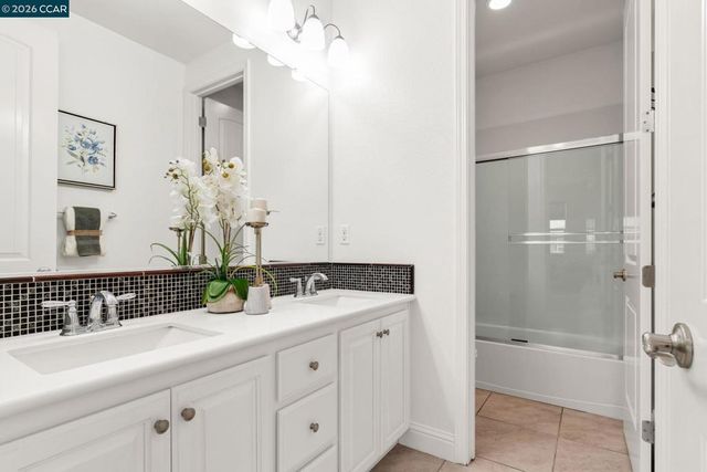 4252 Oak Knoll Dr, Dublin, CA 94568