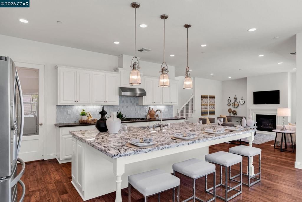 Image 14 of property listing at 4252 Oak Knoll Dr, Dublin, CA 94568