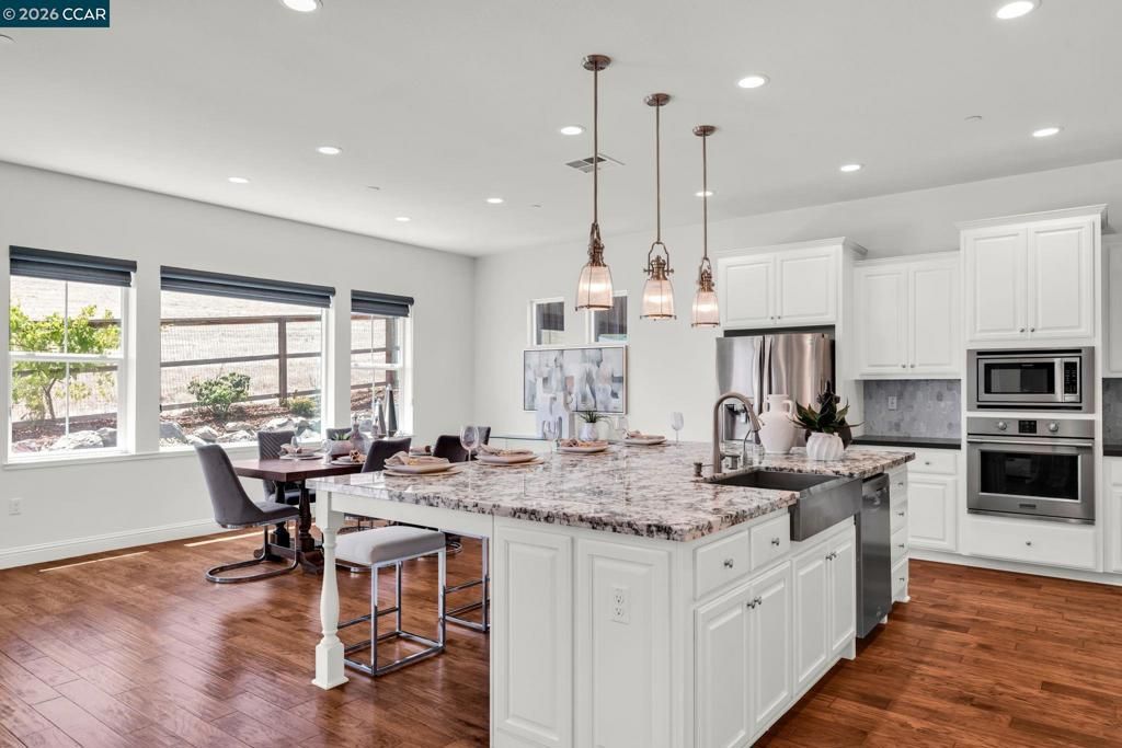 Image 15 of property listing at 4252 Oak Knoll Dr, Dublin, CA 94568
