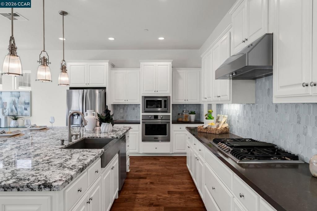 Image 20 of property listing at 4252 Oak Knoll Dr, Dublin, CA 94568