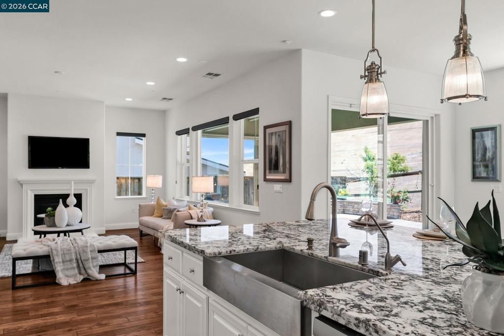 Image 21 of property listing at 4252 Oak Knoll Dr, Dublin, CA 94568