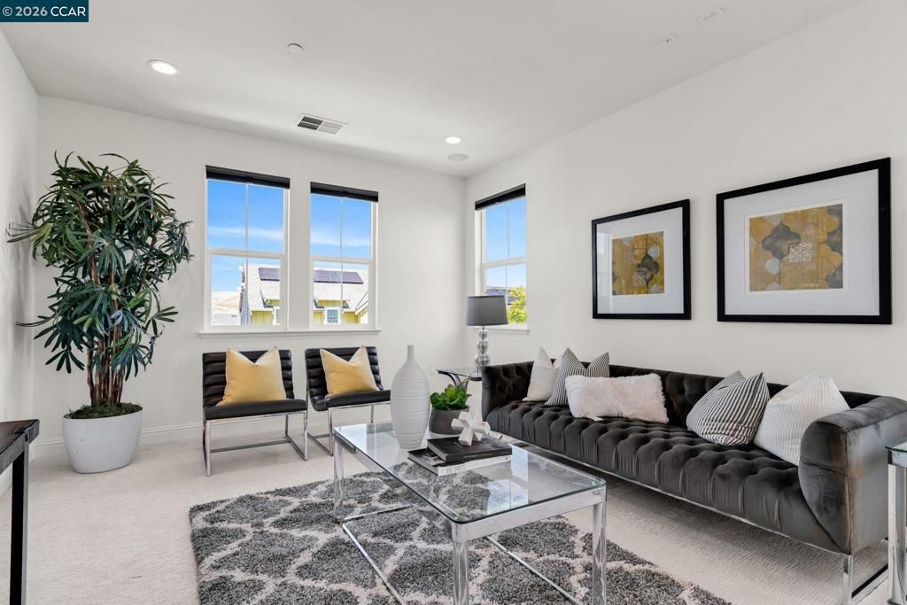 Image 25 of property listing at 4252 Oak Knoll Dr, Dublin, CA 94568