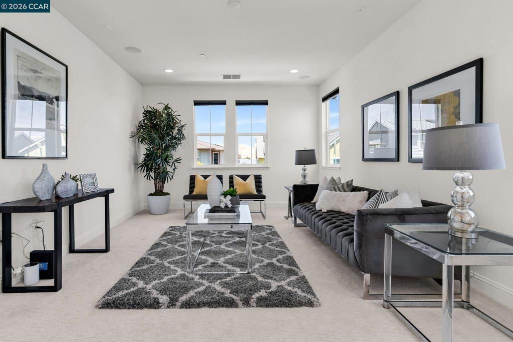 Image 26 of property listing at 4252 Oak Knoll Dr, Dublin, CA 94568