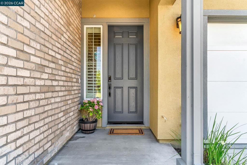 Image 3 of property listing at 4252 Oak Knoll Dr, Dublin, CA 94568