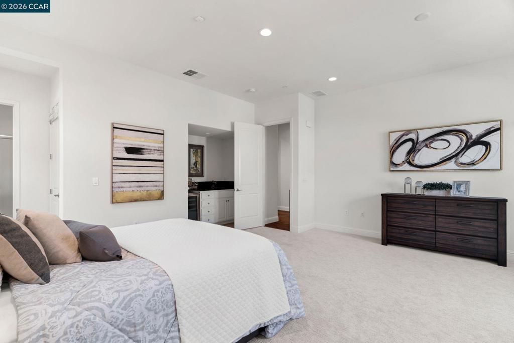 Image 37 of property listing at 4252 Oak Knoll Dr, Dublin, CA 94568