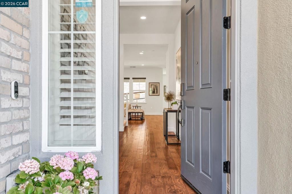 Image 4 of property listing at 4252 Oak Knoll Dr, Dublin, CA 94568