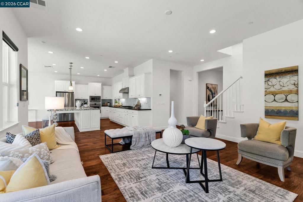 Image 8 of property listing at 4252 Oak Knoll Dr, Dublin, CA 94568