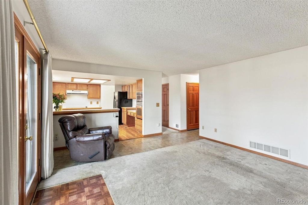 Image 13 of property listing at 7471 Rattlesnake Drive, Lone Tree, CO 80124