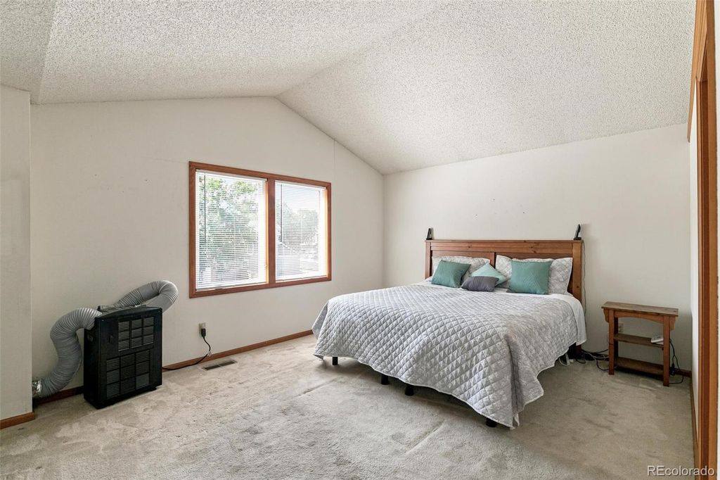 Image 16 of property listing at 7471 Rattlesnake Drive, Lone Tree, CO 80124