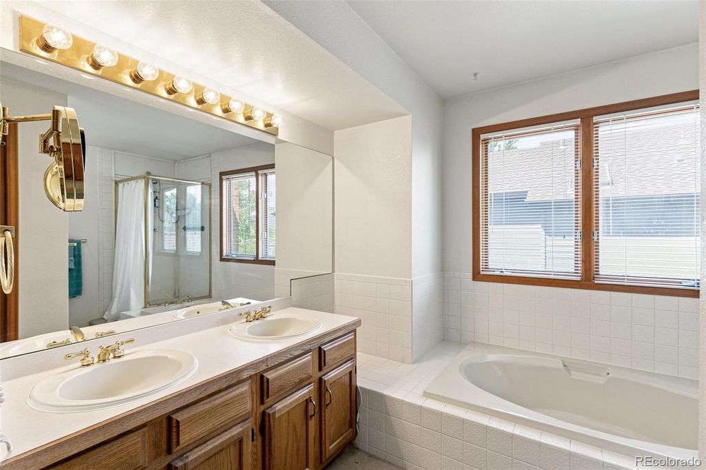 Image 18 of property listing at 7471 Rattlesnake Drive, Lone Tree, CO 80124