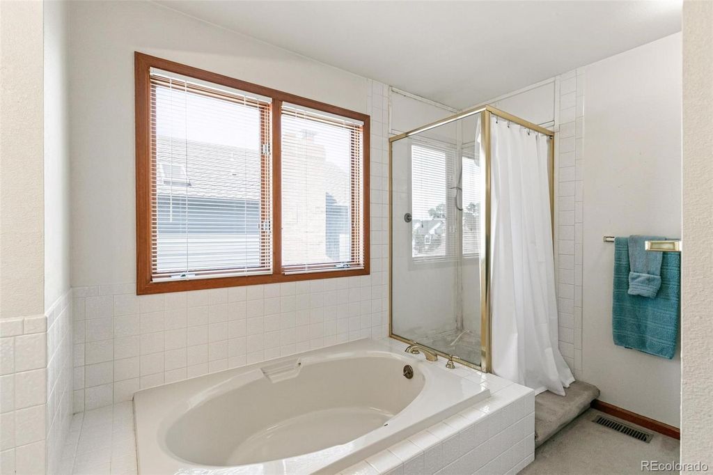 Image 19 of property listing at 7471 Rattlesnake Drive, Lone Tree, CO 80124