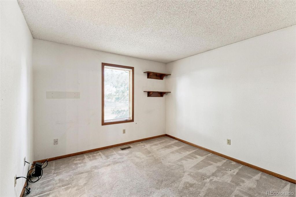 Image 20 of property listing at 7471 Rattlesnake Drive, Lone Tree, CO 80124