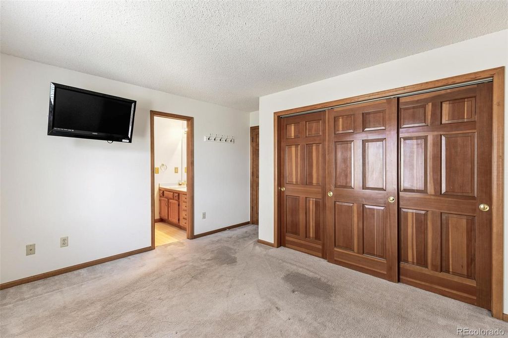Image 24 of property listing at 7471 Rattlesnake Drive, Lone Tree, CO 80124