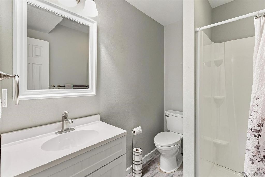 Image 28 of property listing at 7471 Rattlesnake Drive, Lone Tree, CO 80124