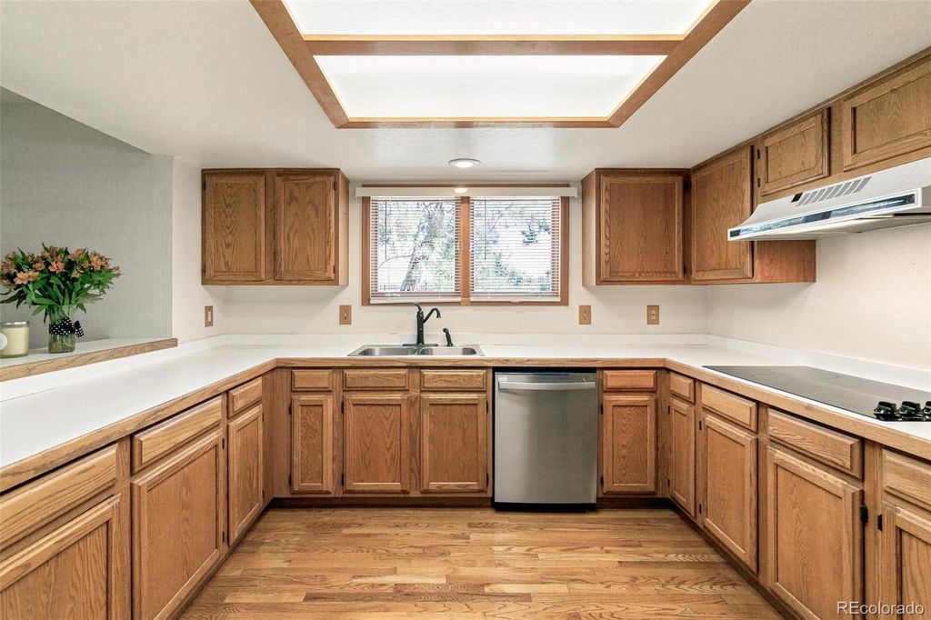 Image 9 of property listing at 7471 Rattlesnake Drive, Lone Tree, CO 80124