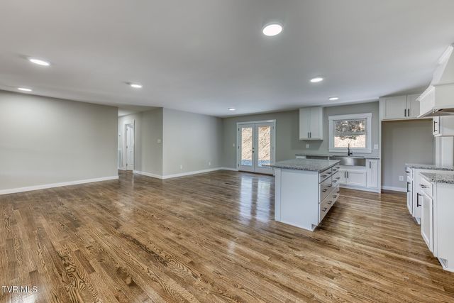 545 J A Hodge Road, Piney Flats, TN 37686