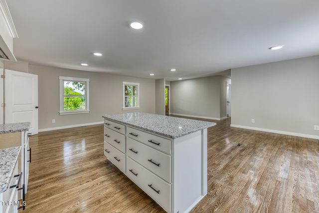 545 J A Hodge Road, Piney Flats, TN 37686