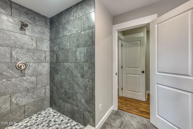 545 J A Hodge Road, Piney Flats, TN 37686