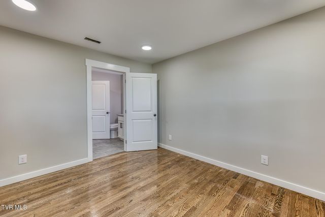 545 J A Hodge Road, Piney Flats, TN 37686