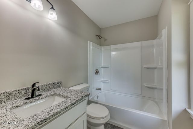 545 J A Hodge Road, Piney Flats, TN 37686
