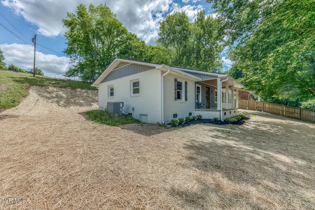 545 J A Hodge Road, Piney Flats, TN 37686