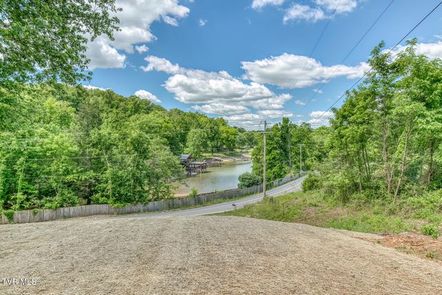 545 J A Hodge Road, Piney Flats, TN 37686