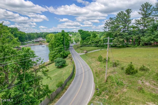 545 J A Hodge Road, Piney Flats, TN 37686