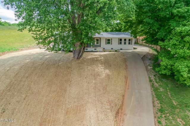 545 J A Hodge Road, Piney Flats, TN 37686