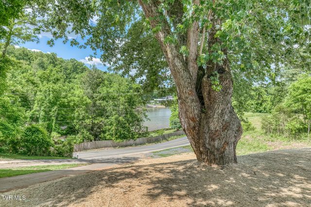 545 J A Hodge Road, Piney Flats, TN 37686