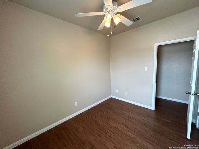 585 ADVANTAGE DR, New Braunfels, TX 78130