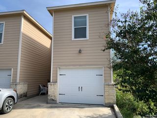 585 ADVANTAGE DR, New Braunfels, TX 78130